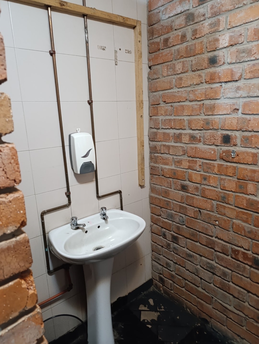 To Let commercial Property for Rent in Universitas Free State